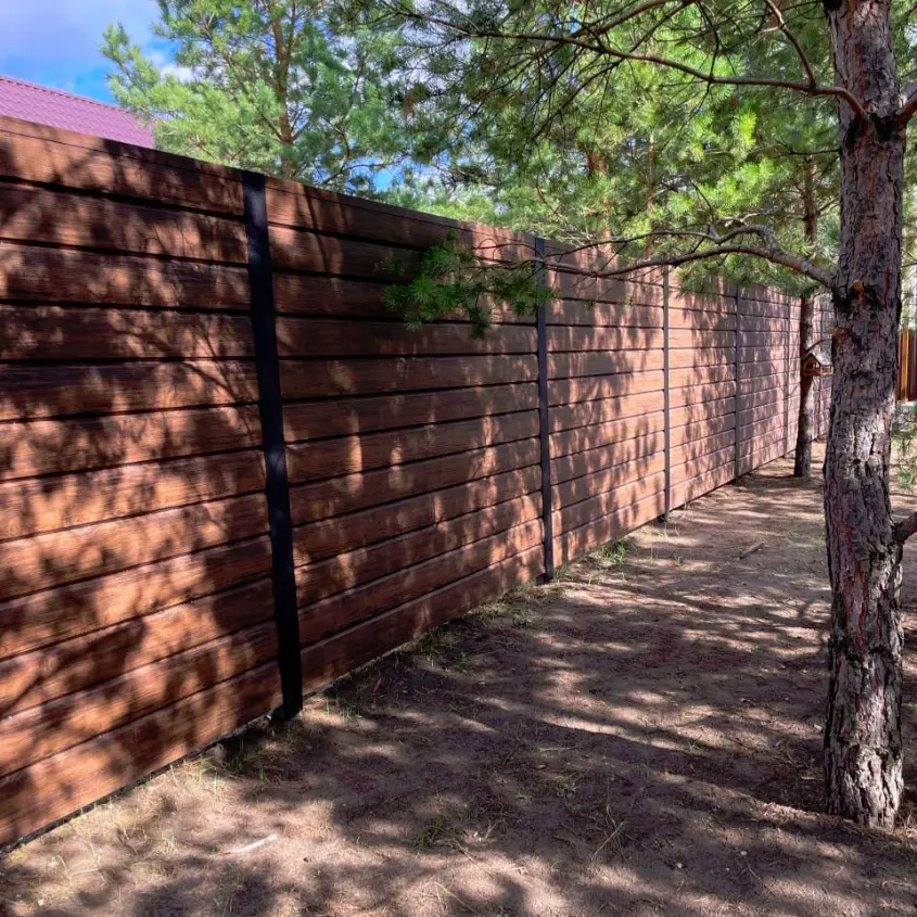 Фото 4 забор из металлосайдинга Евро-Брус под брус Темный Каштан 3D Принтек