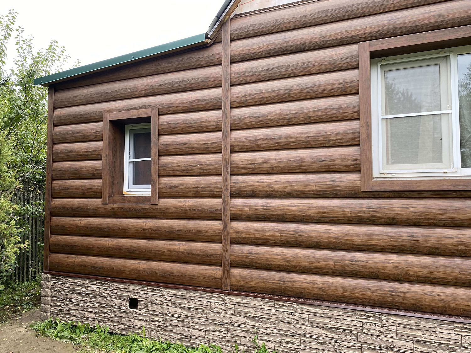 ЦАРЬСАЙДИНГ Бревно Рубленое 4Д 250м2 на фасаде дома