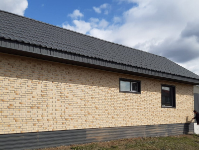 Фасадная панель Деке FLEMISH - Желтый жженый на фасаде 1